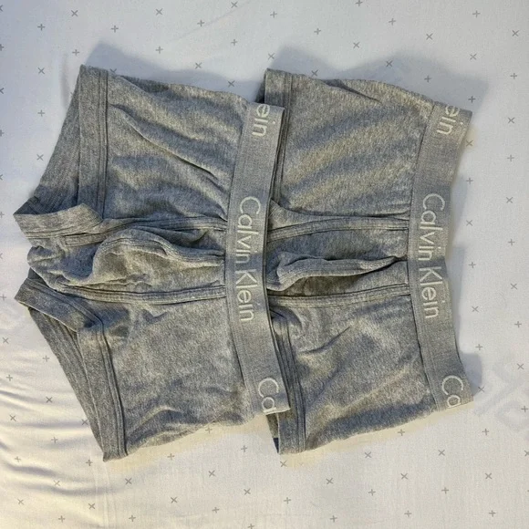 Calvin Klein - Picture 4 of 4